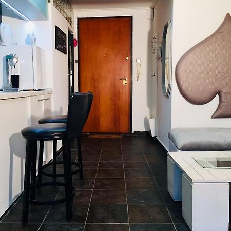 Esther Isimeriahomz Thessaloníki Luaran gambar